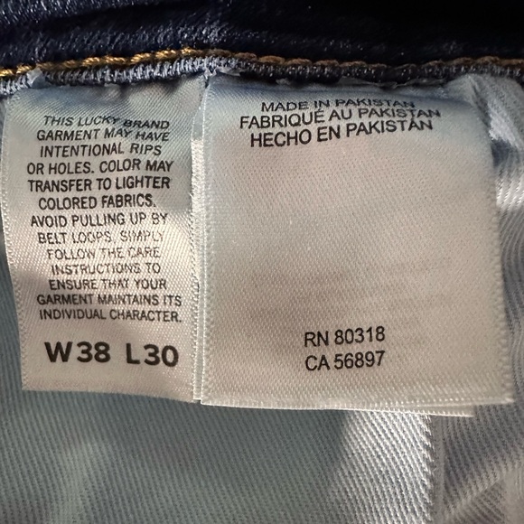 Lucky Brand Men’s 221 slim jeans. Size 38x30 - Picture 9 of 11